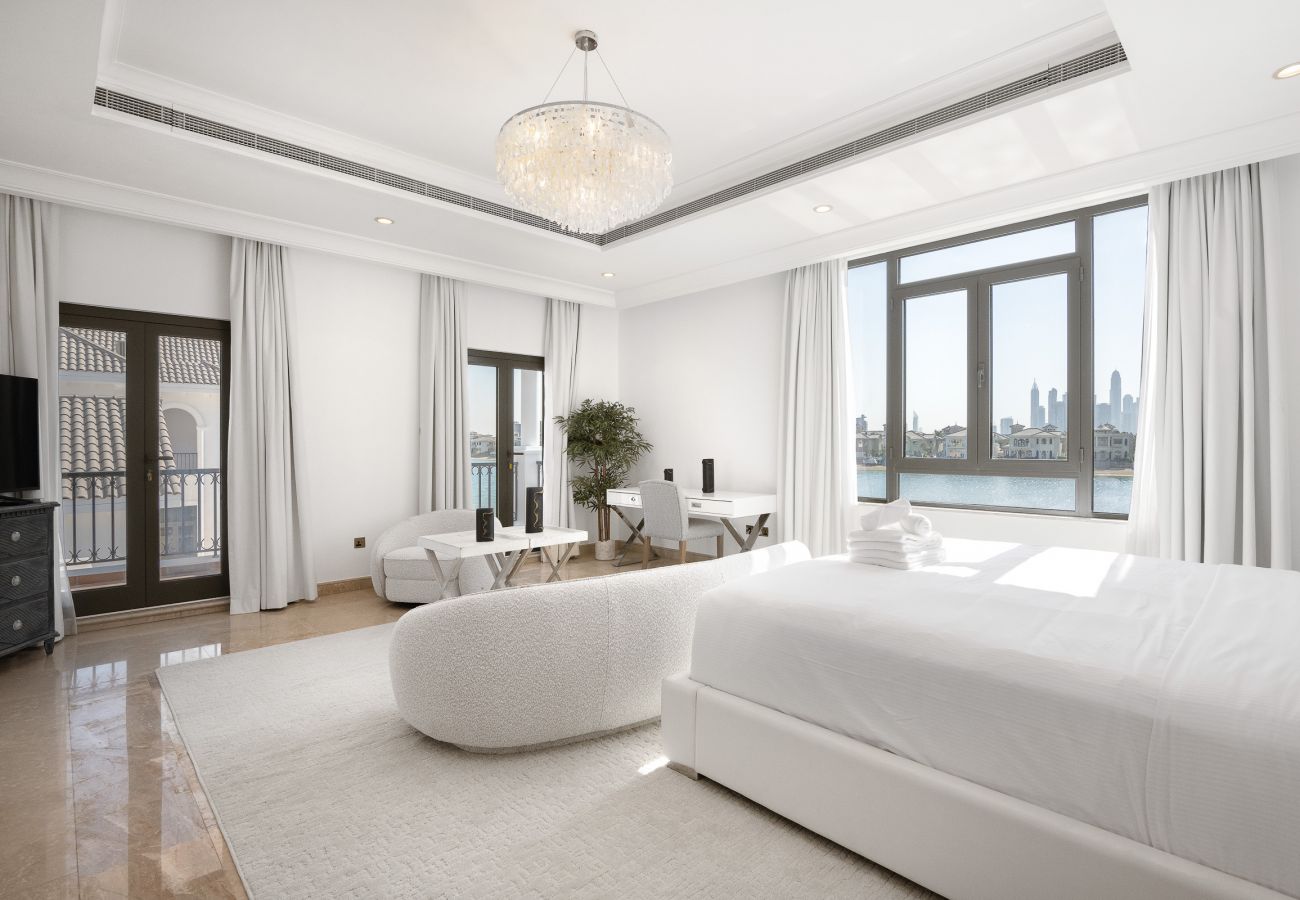 Villa in Dubai - Villa on Beach w/Private Pool The Palm Jumeirah