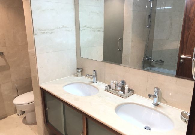 Apartment in Dubai - Deluxe Marina Duplex w/Waterfront Vw Nxt to Beach Apartment in Dubai - Deluxe Marina Duplex w/Waterfront Vw Nxt to Beach