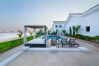 Villa in Dubai - Luxury Villa w/ Dramatic Vw Private Beach & Pool Villa in Dubai - Luxury Villa w/ Dramatic Vw Private Beach & Pool