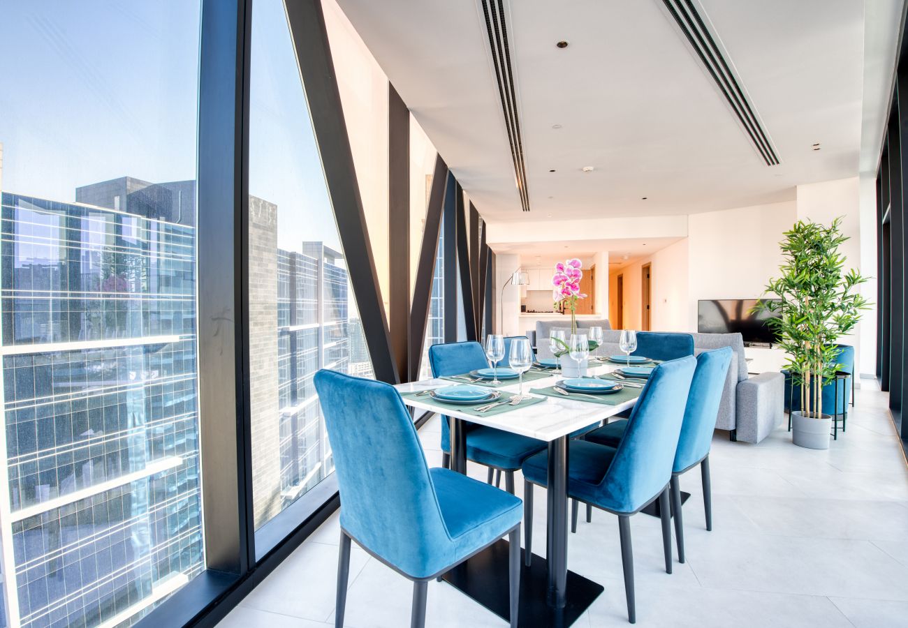 Apartment in Dubai - Uninterrupted Burj Khalifa Vws in a Luxury Apt