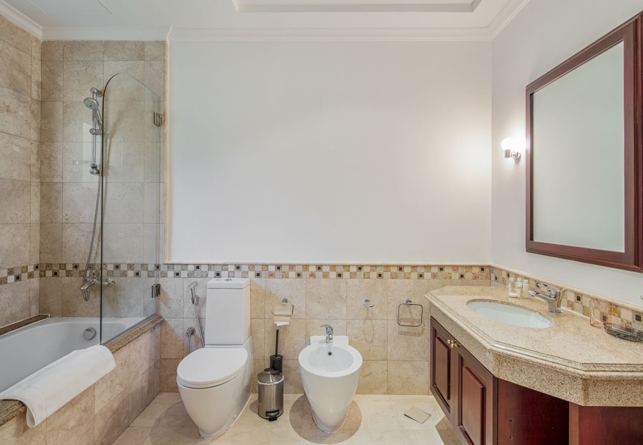 Villa in Dubai - Prvt Pool & Beach! in Luxury Palm Jumeirah Villa