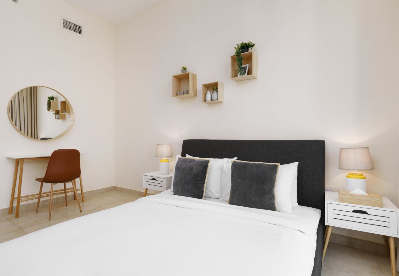 Apartment in Dubai - Lovely Apt w/ Lake Walkways Close to JBR Beach