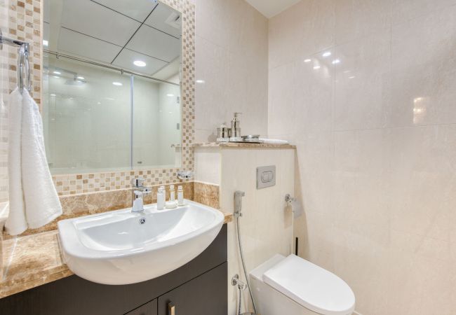 Apartment in Dubai - Luxury Palm Property w/ Beach & Sea View Apartment in Dubai - Luxury Palm Property w/ Beach & Sea View