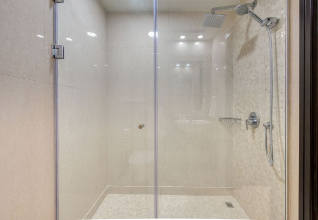 Apartment in Dubai - Luxury Palm Property w/ Beach & Sea View Apartment in Dubai - Luxury Palm Property w/ Beach & Sea View