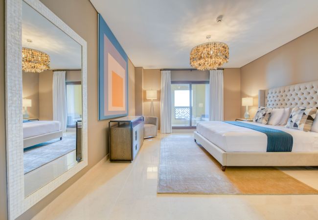 Apartment in Dubai - Luxury Palm Property w/ Beach & Sea View Apartment in Dubai - Luxury Palm Property w/ Beach & Sea View