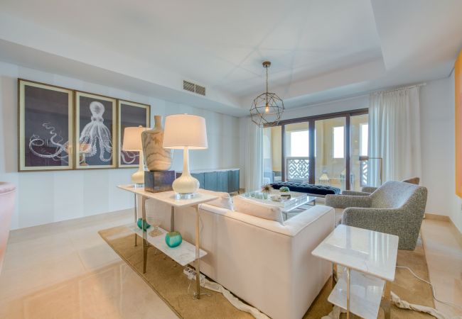 Apartment in Dubai - Luxury Palm Property w/ Beach & Sea View Apartment in Dubai - Luxury Palm Property w/ Beach & Sea View