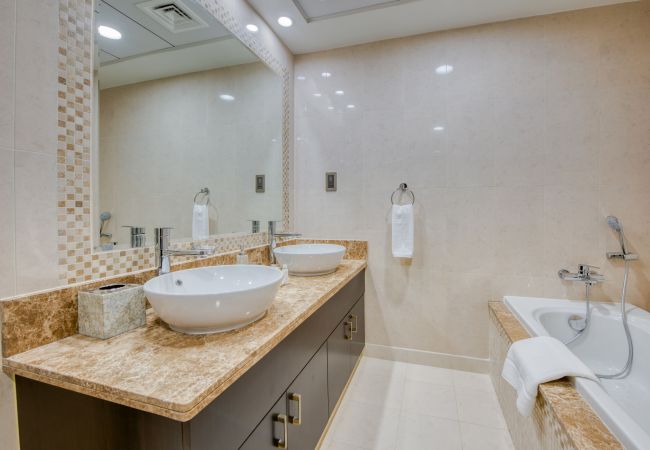 Apartment in Dubai - Luxury Palm Property w/ Beach & Sea View Apartment in Dubai - Luxury Palm Property w/ Beach & Sea View