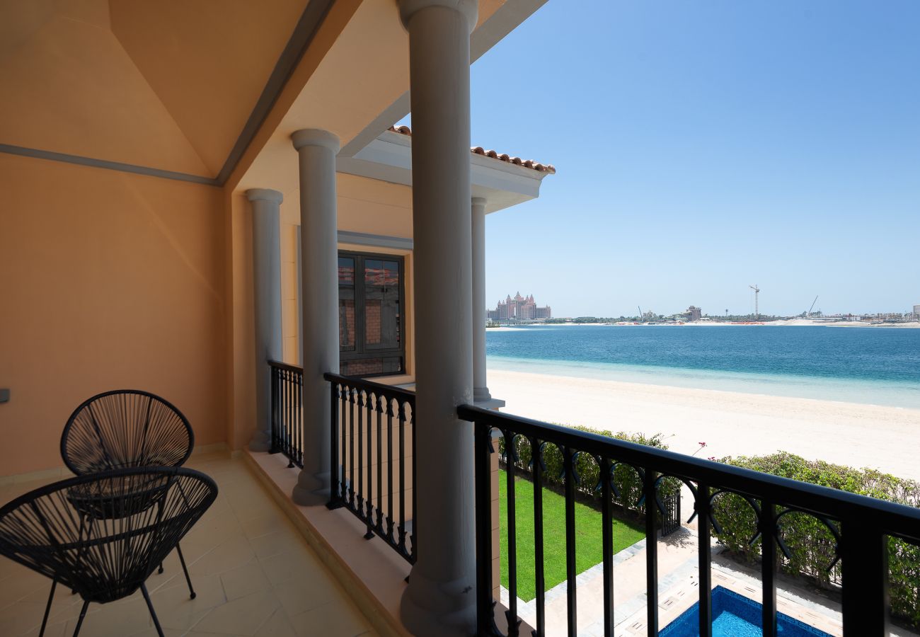Villa in Dubai - Prvt Pool & Beach! in Luxury Palm Jumeirah Villa