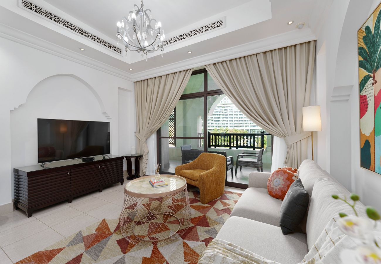 Apartment in Dubai - Tasteful Apt cls to Burj Khalifa & Dubai Mall 