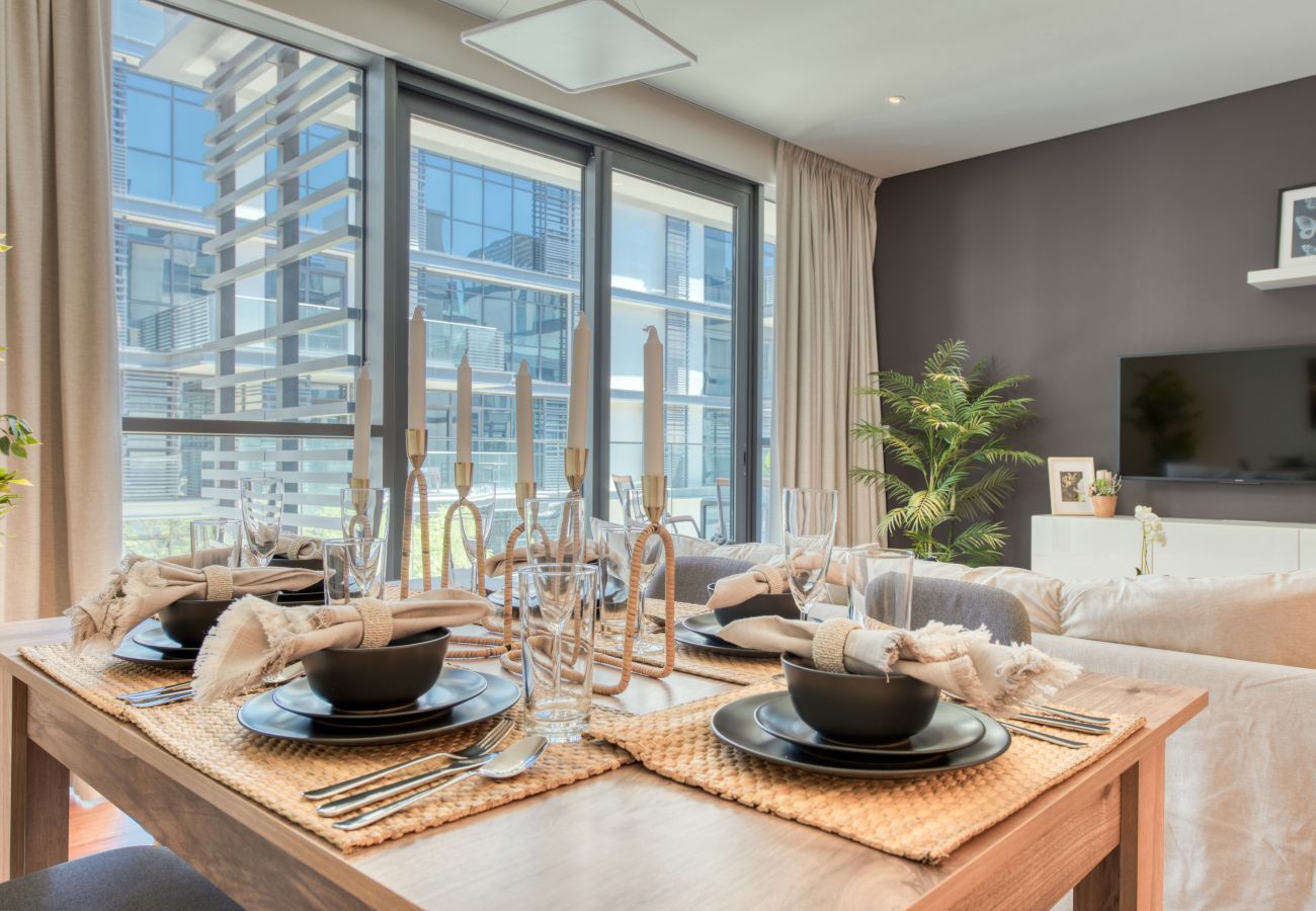 Apartment in Dubai - Apt w/ Dubai Luxury Experience Nxt to Burj Khalifa