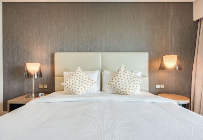 Apartment in Dubai - Cool Dubai Apt next Burj Khalifa & Design District Apartment in Dubai - Cool Dubai Apt next Burj Khalifa & Design District