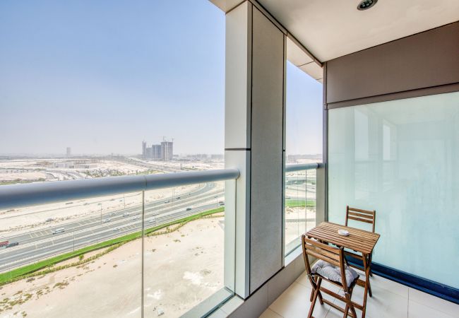 Apartment in Dubai - Cool Dubai Apt next Burj Khalifa & Design District Apartment in Dubai - Cool Dubai Apt next Burj Khalifa & Design District