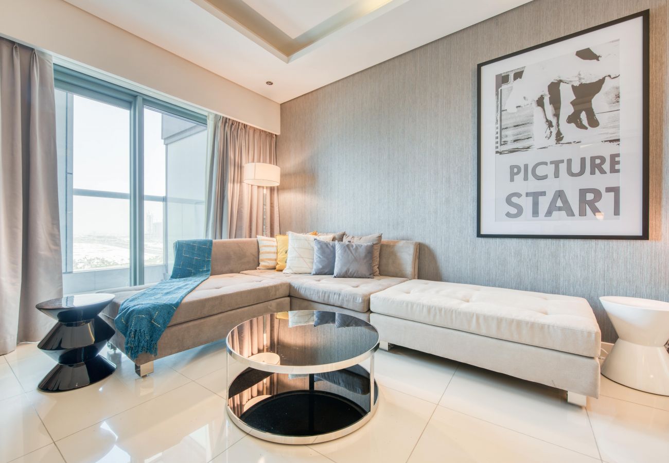 Apartment in Dubai - Cool Dubai Apt next Burj Khalifa & Design District