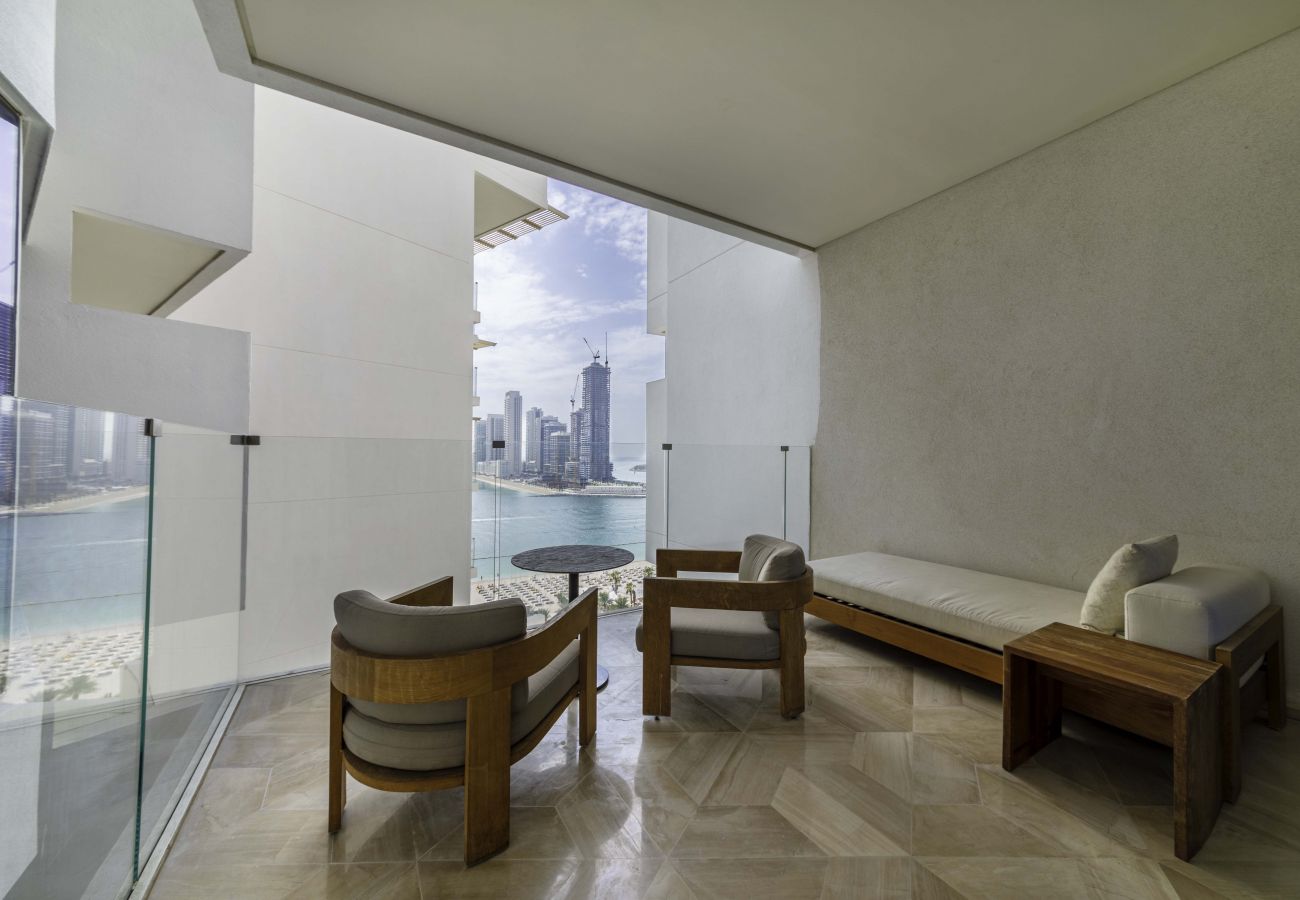 Apartment in Dubai - Elegant & Sleek Apt w/ Sea Views at FIVE Palm