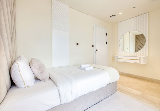 Apartment in Dubai - Luxury Palm Penthouse with Beach & Sea View Apartment in Dubai - Luxury Palm Penthouse with Beach & Sea View