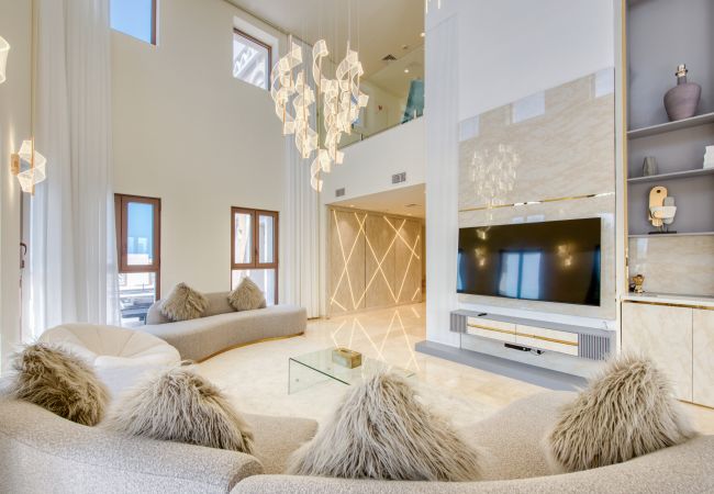 Apartment in Dubai - Luxury Palm Penthouse with Beach & Sea View Apartment in Dubai - Luxury Palm Penthouse with Beach & Sea View