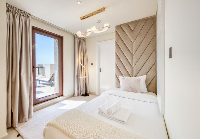 Apartment in Dubai - Luxury Palm Penthouse with Beach & Sea View Apartment in Dubai - Luxury Palm Penthouse with Beach & Sea View