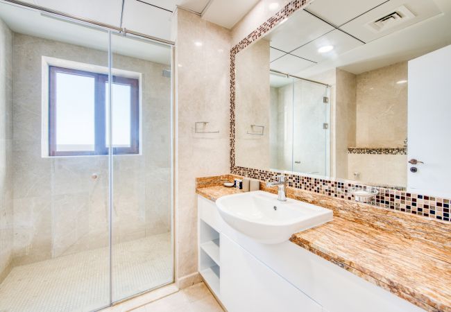 Apartment in Dubai - Luxury Palm Penthouse with Beach & Sea View Apartment in Dubai - Luxury Palm Penthouse with Beach & Sea View