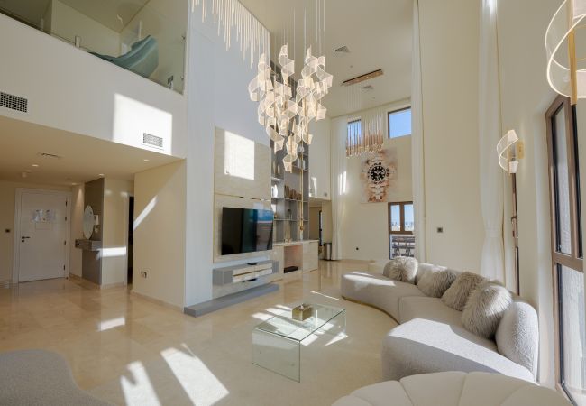 Apartment in Dubai - Luxury Palm Penthouse with Beach & Sea View Apartment in Dubai - Luxury Palm Penthouse with Beach & Sea View