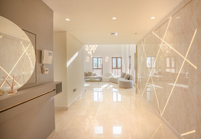Apartment in Dubai - Luxury Palm Penthouse with Beach & Sea View Apartment in Dubai - Luxury Palm Penthouse with Beach & Sea View