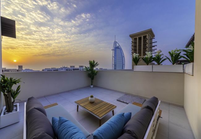 Plush holiday rental with a large terrace overlooking Burj Al Arab in Dubai