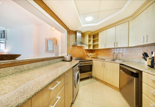Apartment in Dubai - Modern & Bright Apt w/ Sea Front Views of Burj al Arab Apartment in Dubai - Modern & Bright Apt w/ Sea Front Views of Burj al Arab