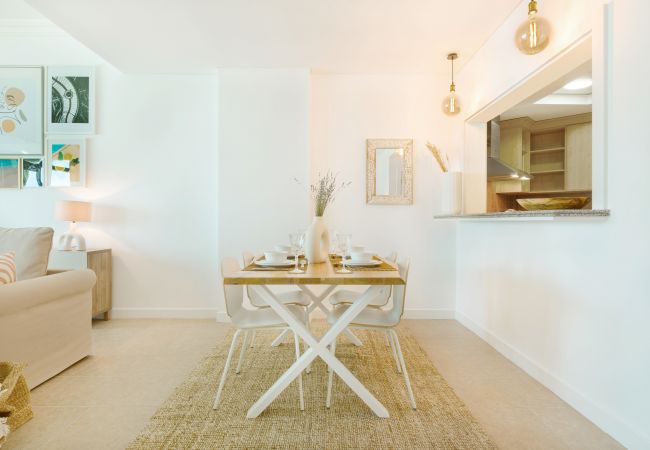 Apartment in Dubai - Modern & Bright Apt w/ Sea Front Views of Burj al Arab Apartment in Dubai - Modern & Bright Apt w/ Sea Front Views of Burj al Arab