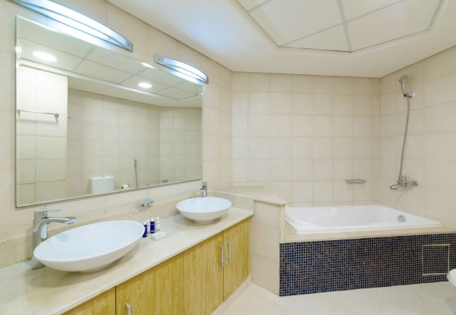 Apartment in Dubai - Stylish Apt with Large Patio close to the Beach Apartment in Dubai - Stylish Apt with Large Patio close to the Beach