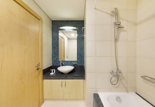 Apartment in Dubai - Stylish Apt with Large Patio close to the Beach Apartment in Dubai - Stylish Apt with Large Patio close to the Beach