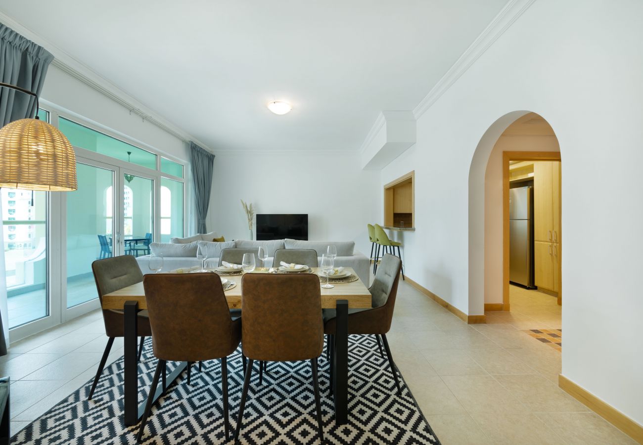 Apartment in Dubai - Stylish Apt with Large Patio close to the Beach