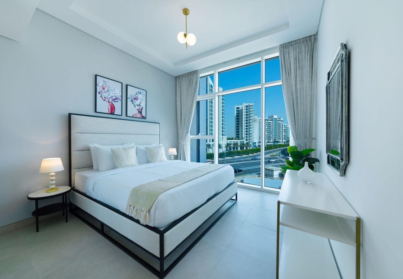 Apartment in Dubai - Urban Resort w/ Golf Course Views, Close to Beach