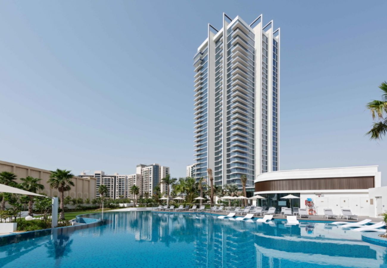 Apartment in Dubai - Urban Resort w/ Golf Course Views, Close to Beach