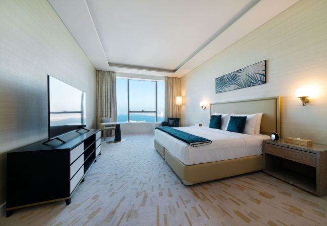 Panoramic holiday rental studio with Burj Al Arab views in Dubai
