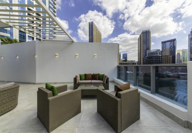 Modern holiday villa with rooftop terrace in Dubai Marina