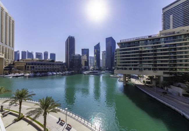 Modern holiday villa with amazing views in Dubai