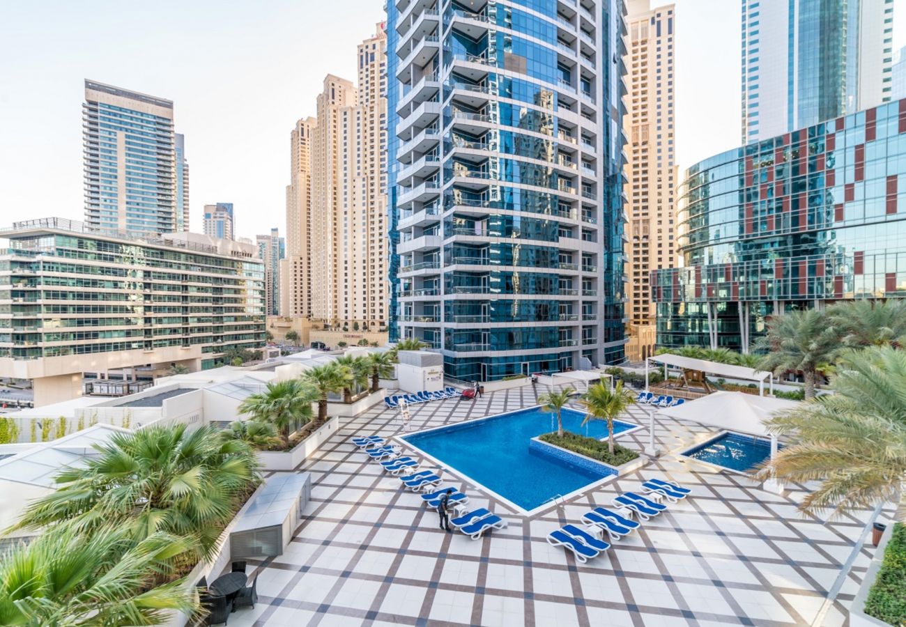 Villa in Dubai - Stunning 3-Floor Villa w/ Kids Room & Rooftop Terrace over Dubai Marina