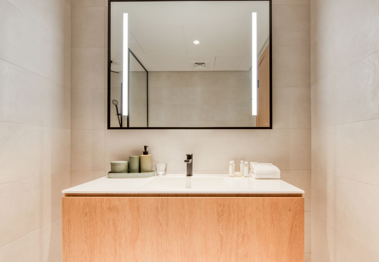 Studio in Dubai - Luxury Studio w/ Burj Khalifa Vw in Business Bay