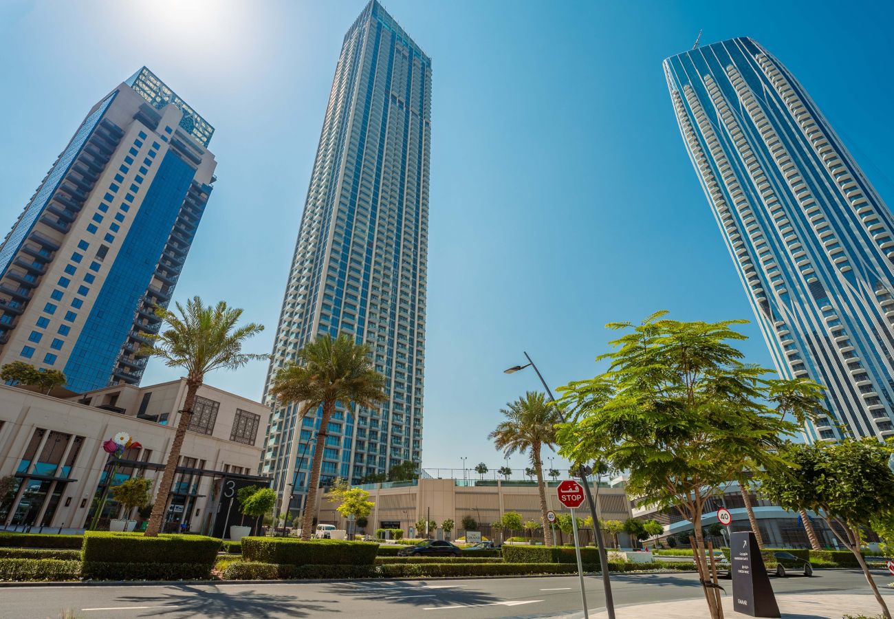 Apartment in Dubai - Trendy Apt on the Creek w/ Superb Dubai Skyline Vw