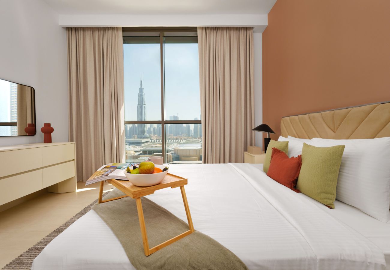 Apartment in Dubai - Luxury Apt w/ Burj Khalifa Vw & Direct Mall Access