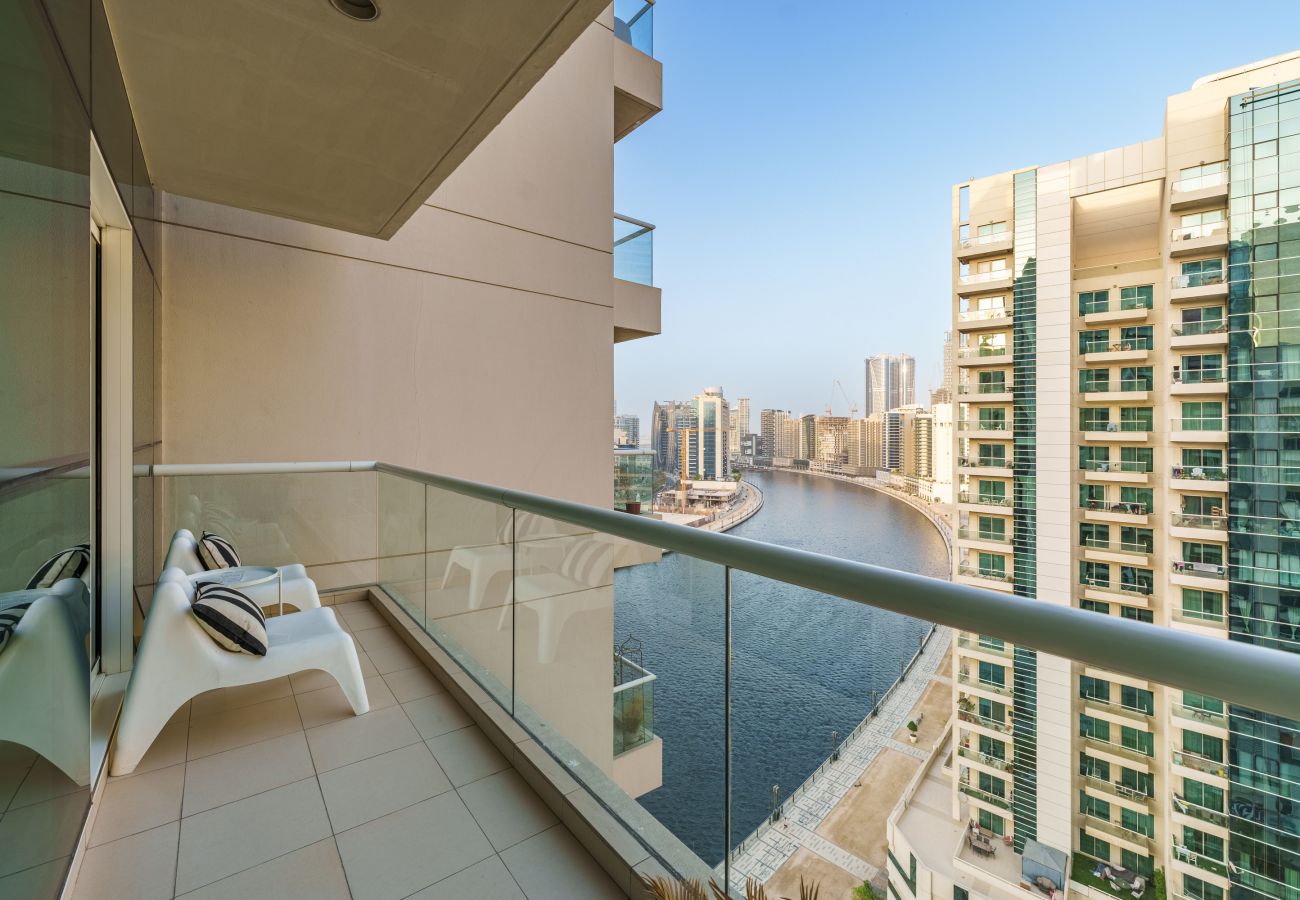 Apartment in Dubai - Superior Apt in Business Bay w/ Dubai Canal Views