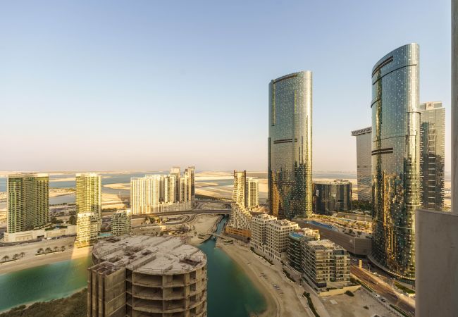 Apartment in Abu Dhabi - Elegant & Panoramic Sea View Apt on Al Reem Island