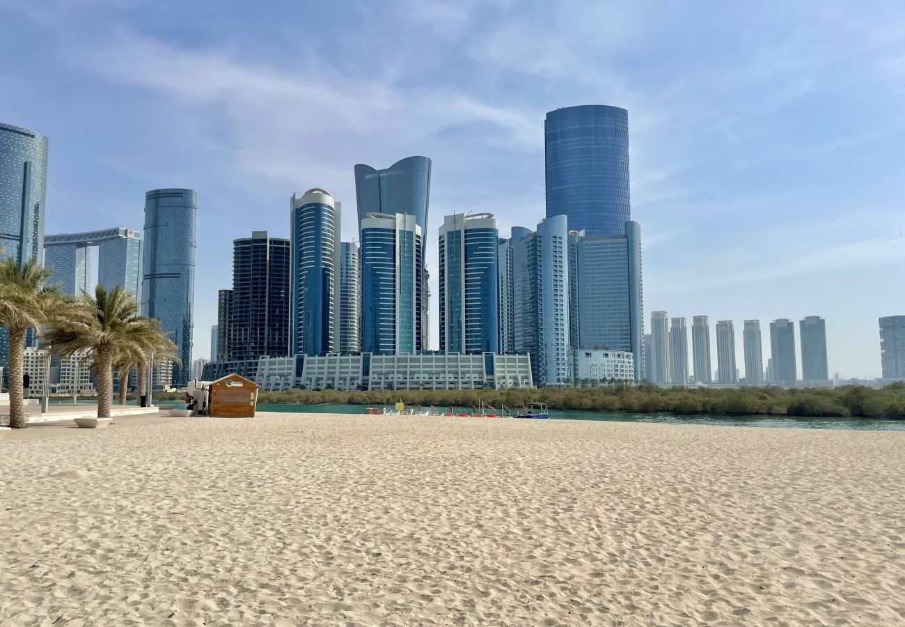 Apartment in Abu Dhabi - Elegant & Panoramic Sea View Apt on Al Reem Island