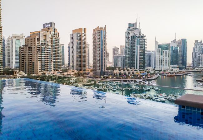 Apartment in Dubai - Modern Luxury Apt w/ Spectacular Dubai Marina Vws