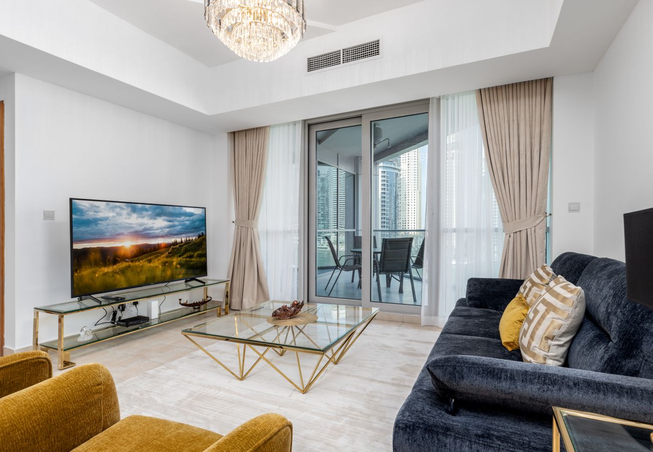 Sleek holiday rental with panoramic balcony in Dubai