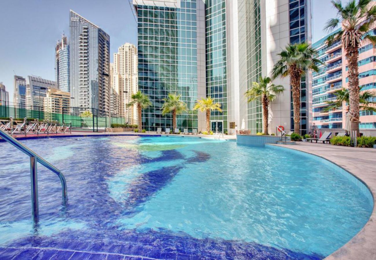 Apartment in Dubai - Sleek Apt w/ Dubai Marina Vws & Premium Facilities