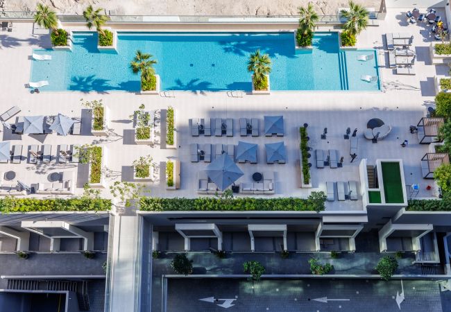Apartment in Dubai - Classy Urban Retreat w/ Amazing Dubai Canal Views