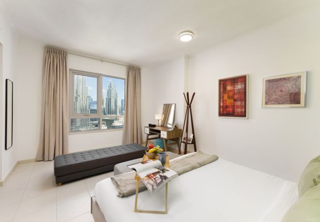 Apartment in Dubai - Exclusive Apt w/ Direct Burj Khalifa Views