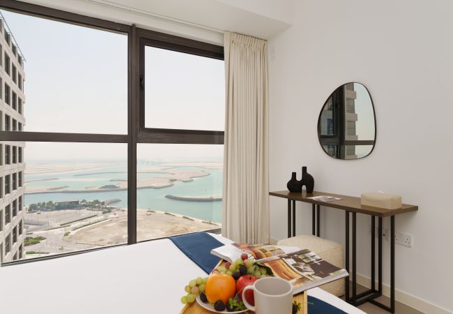 Apartment in Abu Dhabi - Modern & Panoramic Sea View Apt on Al Reem Island