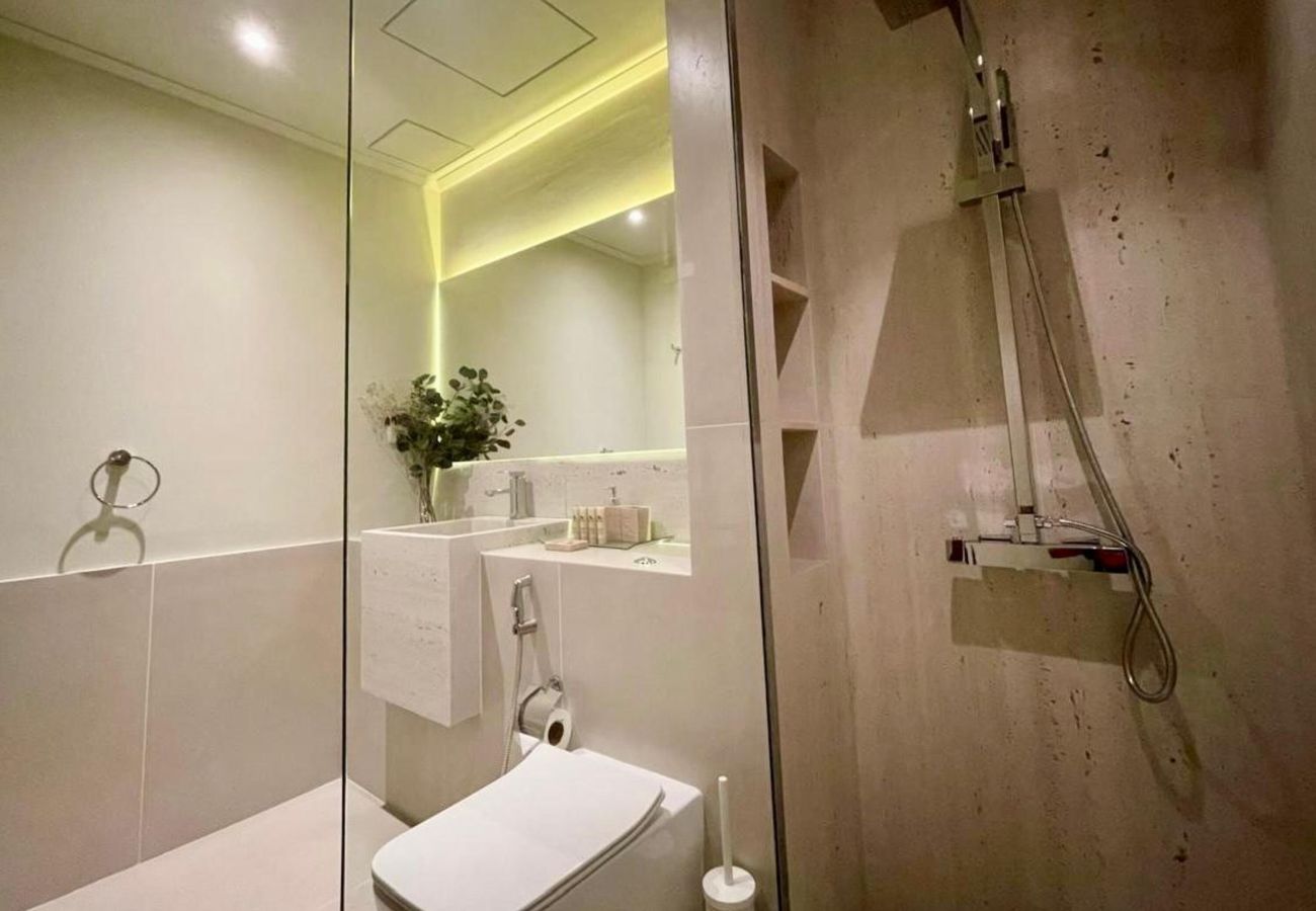 Apartment in Dubai - Modern Beach Living in the Heart of Dubai Marina