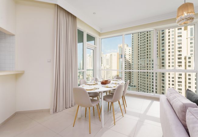 Apartment in Dubai - Stunning JBR Retreat w/ Partial Sea & Marina Views Apartment in Dubai - Stunning JBR Retreat w/ Partial Sea & Marina Views